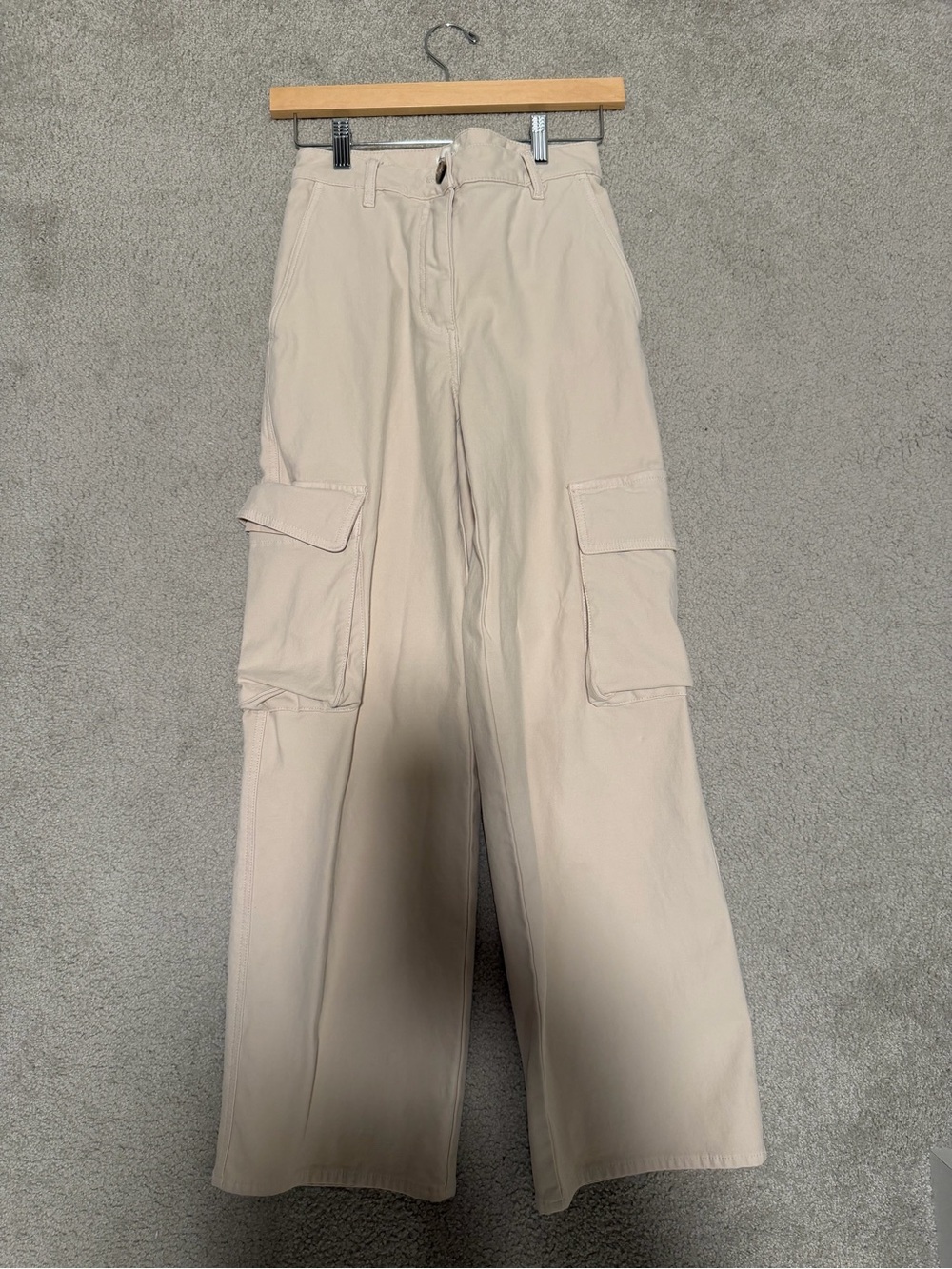 Aritzia Wilfred Cargo Pants Size 2 Birch Color